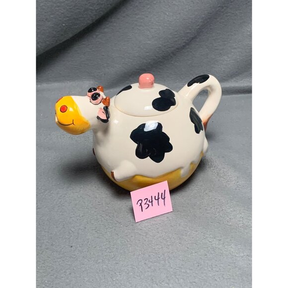 Rafaello Italy Style Cow Shaped Ceramic Teapot with Lid - Picture 10 of 10